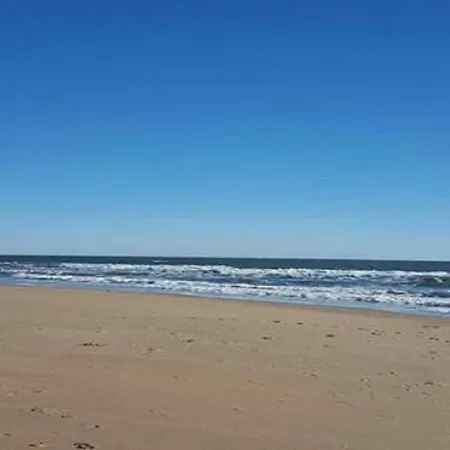 Beach 2 Bed Apt Ap By Pola Διαμέρισμα